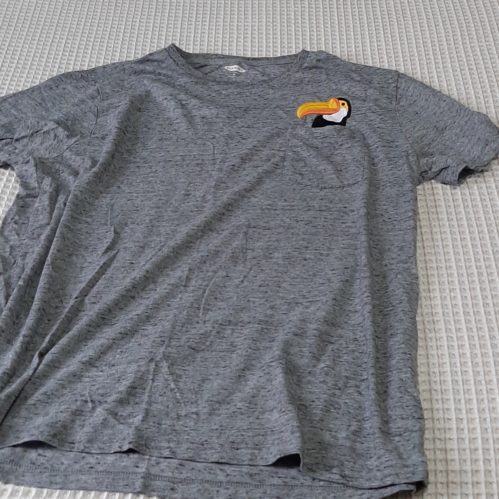 Vintage style pocket tee.